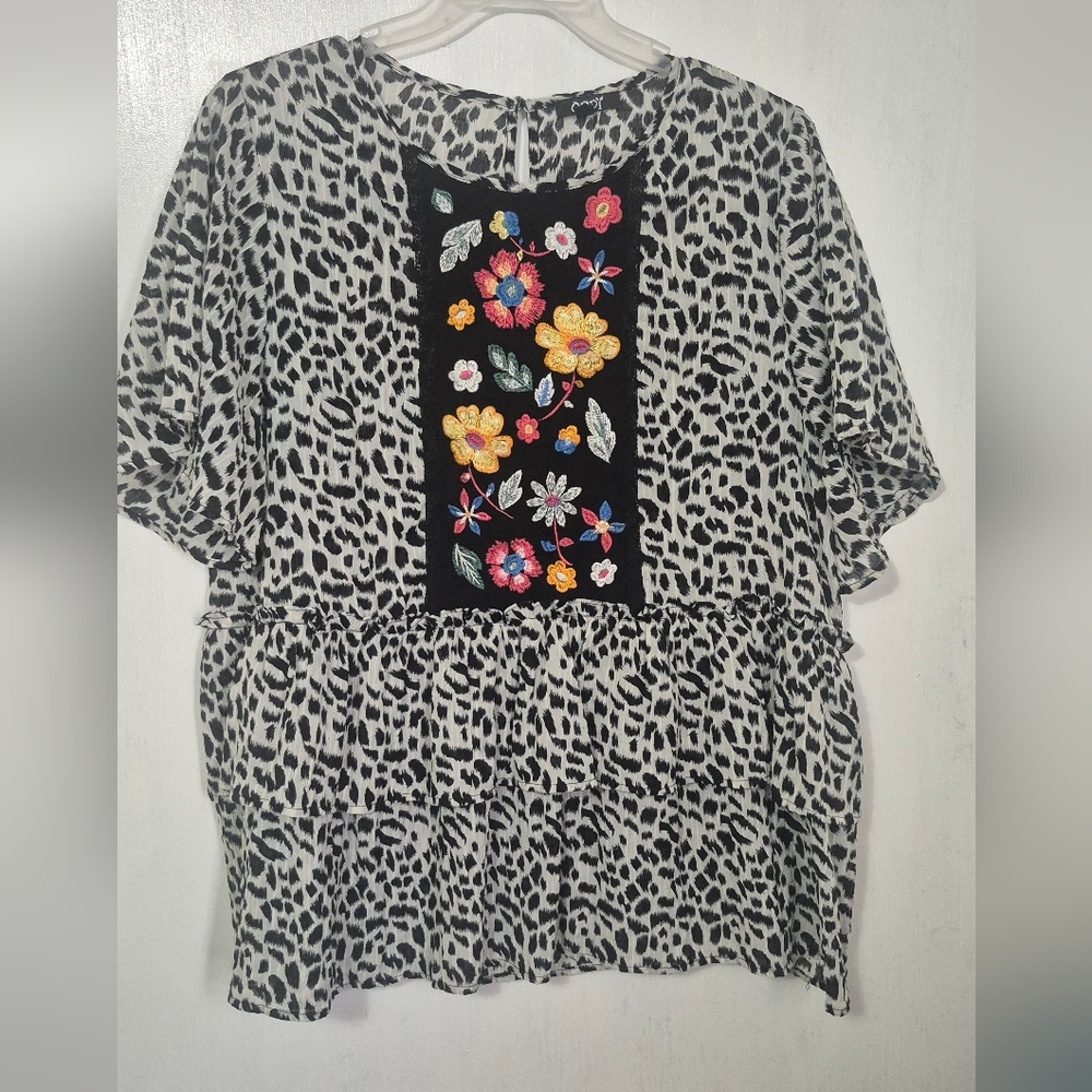 ODDY size 1XL Floral Embroidered Black and White Women's Top